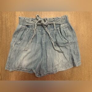 KNOX ROSE LIGHTWEIGHT FAUX DENIM PAPER BAG WAIST SHORTS - Size Small SKU:572